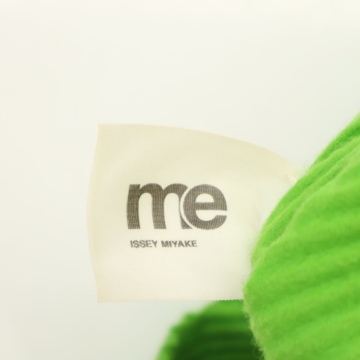 me ISSEY MIYAKE ミー イッセイミヤケ プリーツ ショルダーバッグ 黄緑 レディース