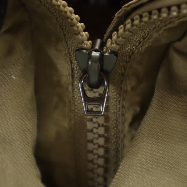 Columbia コロンビア ナイロン アウトドアジャケット L カーキ ロゴ メンズ