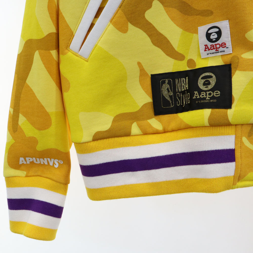 エーエイプ NBA レイカーズ コラボ 長袖 スウェットパーカー L イエロー AAPE x LAKERS 裏起毛 スタジャン メンズ