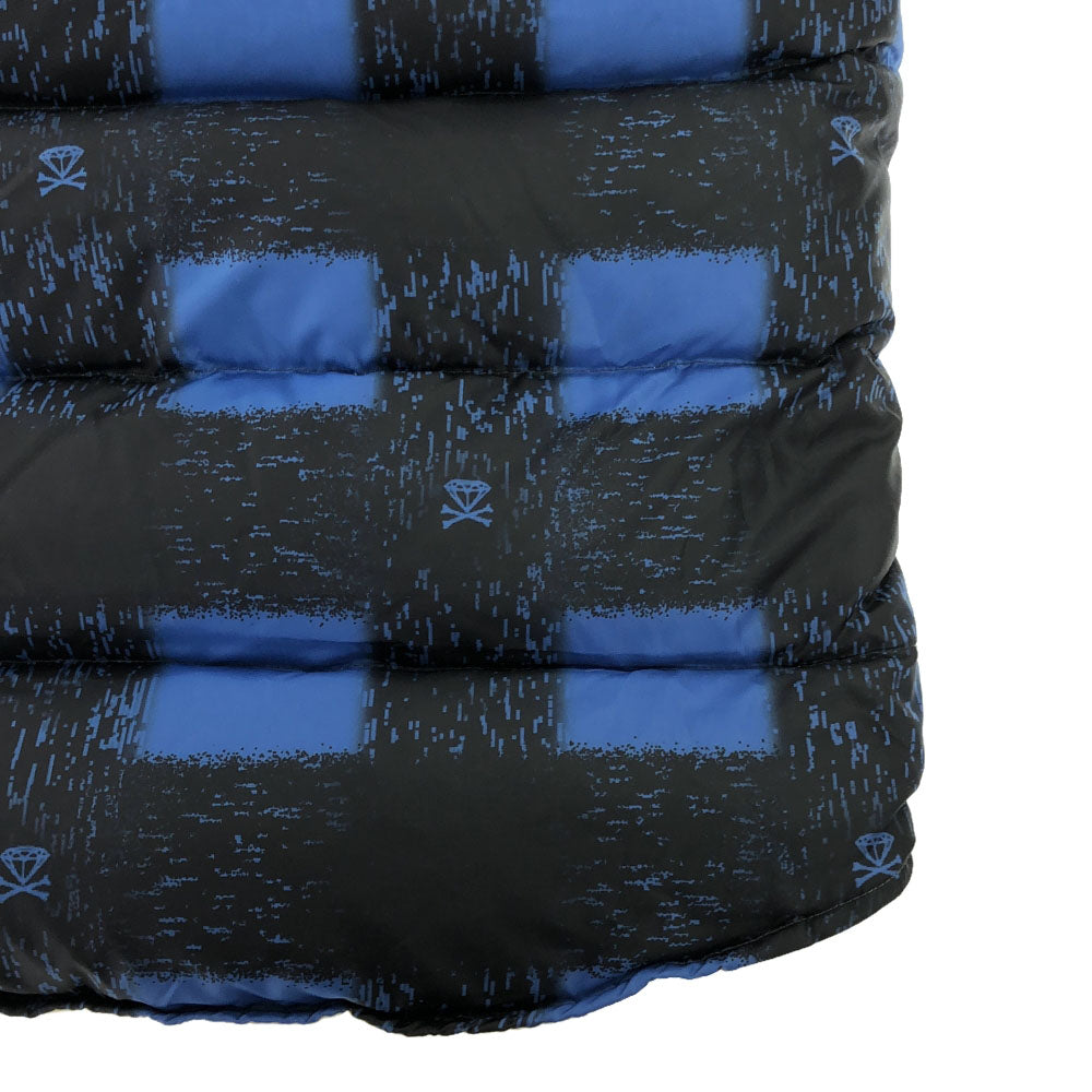 未使用 satisfaction guaranteed サティスファクションギャランティード 日本製 チェック柄 フード付き ダウンジャケット S ブルー×ブラック バックロゴ刺繍 タグ付き メンズ