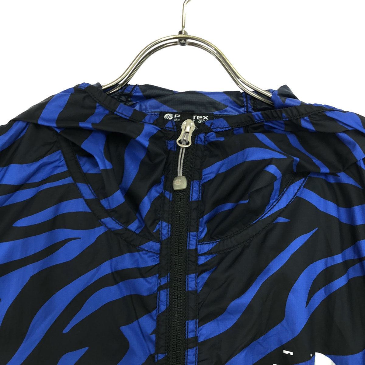 THE NORTH FACE ザノースフェイス パープルレーベル ロゴプリント フード付き マウンテンパーカー L ブラック×ブルー アウトドア NP2335N Mountain Wind Parka メンズ