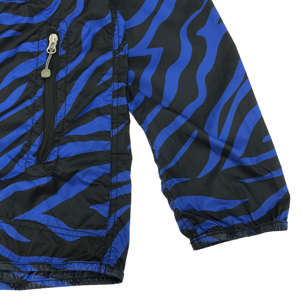 THE NORTH FACE ザノースフェイス パープルレーベル ロゴプリント フード付き マウンテンパーカー L ブラック×ブルー アウトドア NP2335N Mountain Wind Parka メンズ