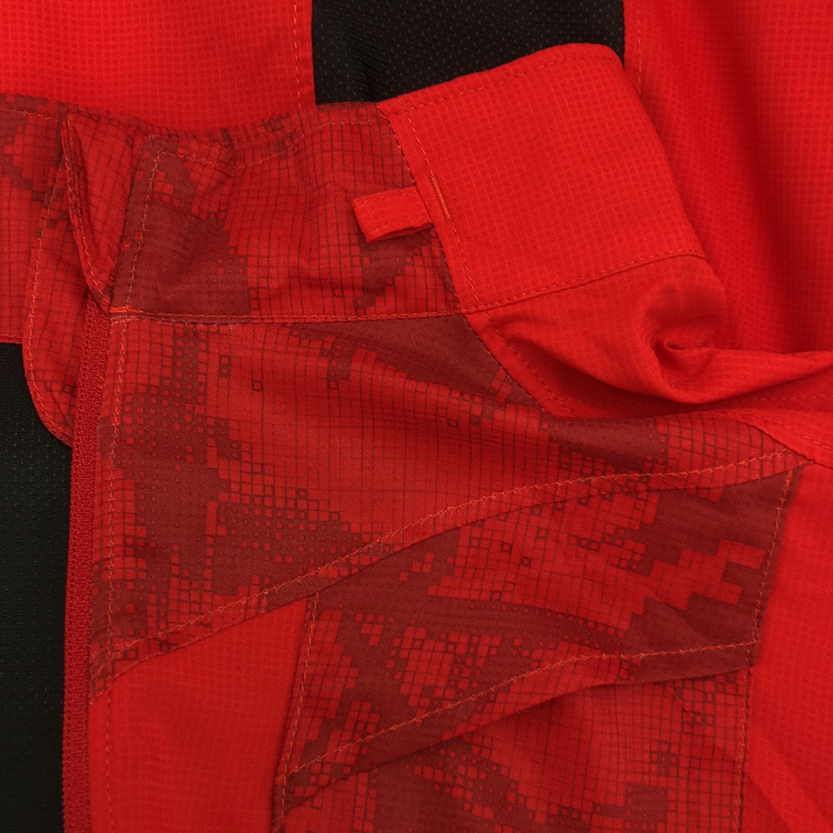 UNDER ARMOUR アンダーアーマー ロゴプリント スタンドカラー ジップ ジャケット LG レッド トレーニング メンズ