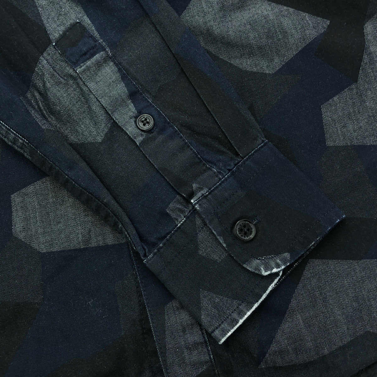 ARMANI EXCHANGE アルマーニエクスチェンジ 幾何学柄 長袖 シャツ 10A142CM グレー×ネイビー キッズ