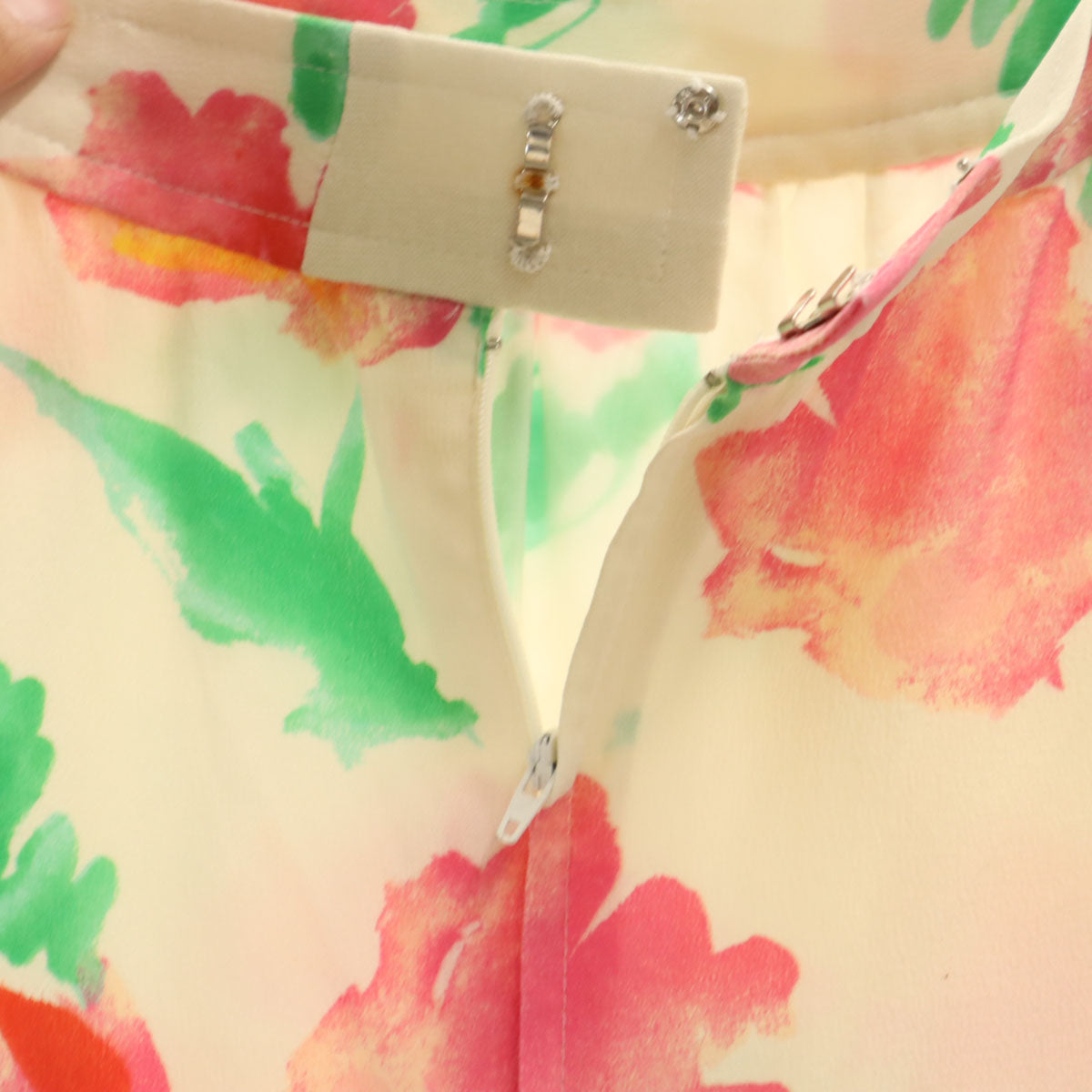 emanuel ungaro ウンガロ シルク 花柄 ノーカラージャケット 上下 セットアップ 9 アイボリー レディース