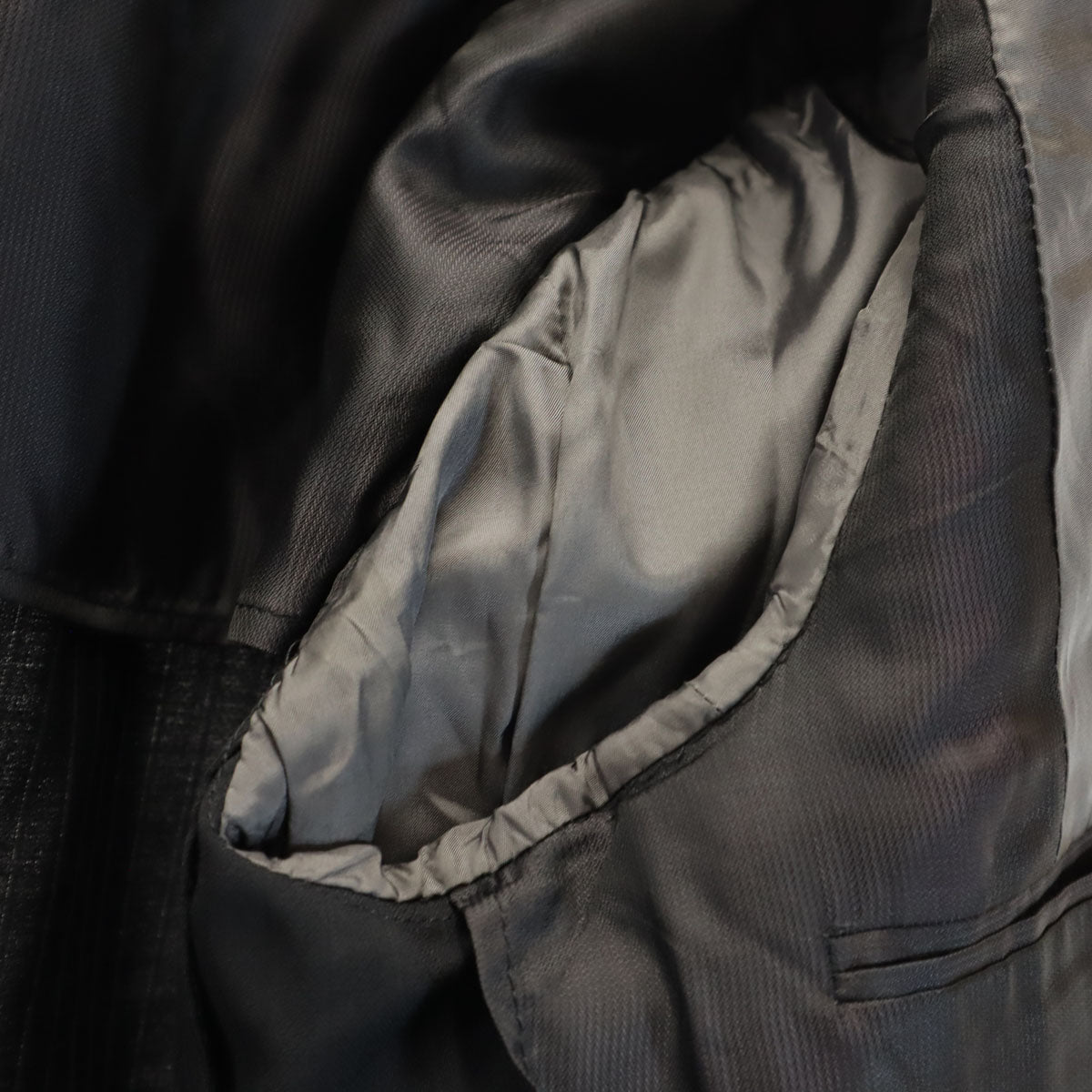 Emporio Armani エンポリオアルマーニ ブルガリア製 M LINE ストライプ柄 スーツ 上下 セットアップ 44 ブラック メンズ