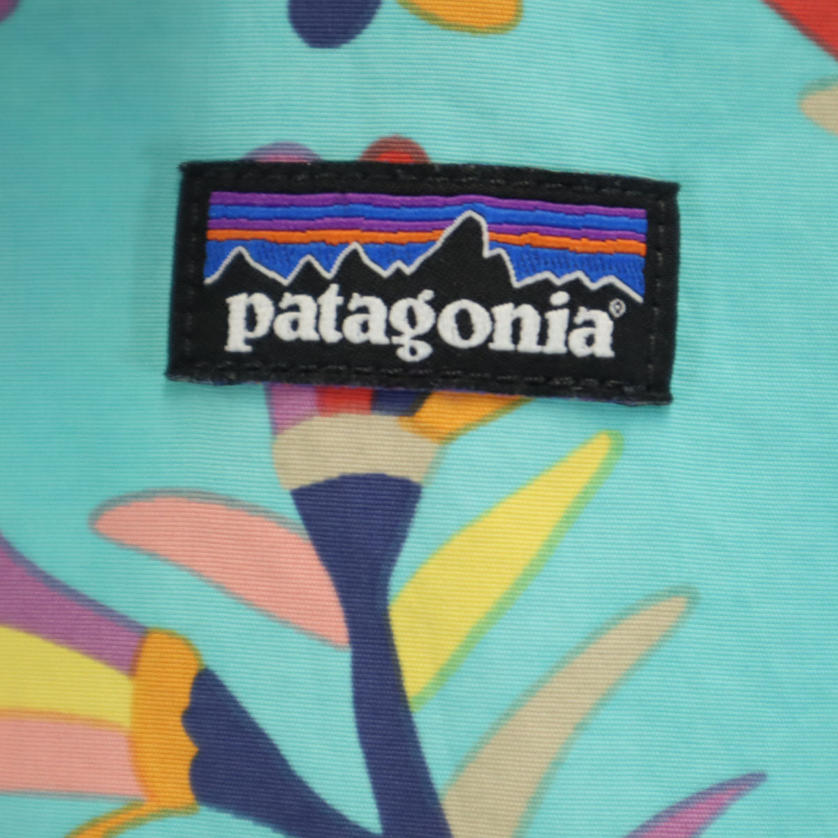 patagonia パタゴニア 総柄 ナイロンジャケット XL ブルー系 レディース