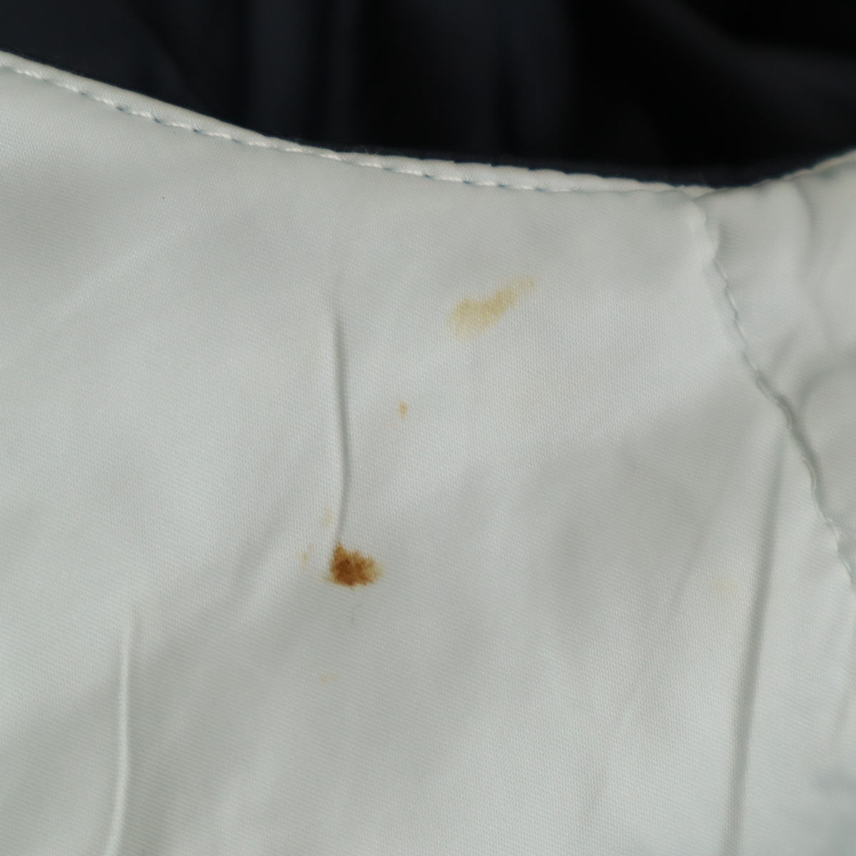 PRADA プラダ ブルガリア製 ノーカラー 中綿ジャケット 40 濃紺 レディース