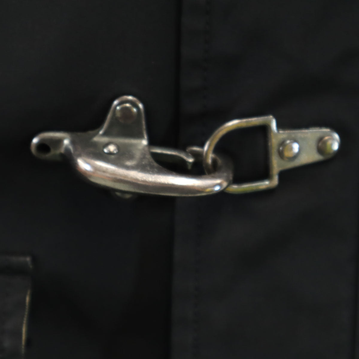 BURBERRY BLACK LABEL バーバリーブラックレーベル バックル付き 中綿ジャケット M ブラック 三陽商会 メンズ