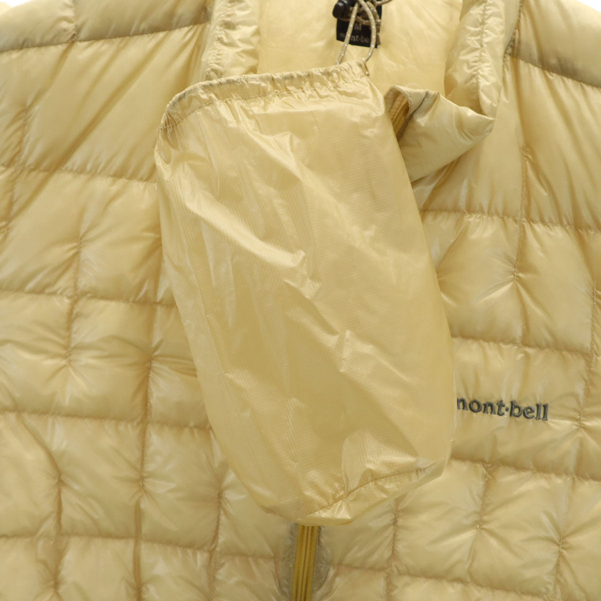 mont-bell モンベル プラズマ1000 ダウンジャケット M ベージュ 収納袋付き アウトドア 1101493 メンズ