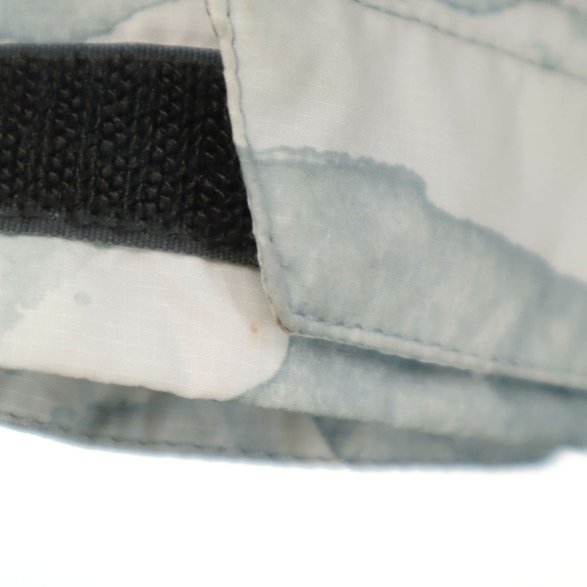 THE NORTH FACE ザノースフェイス 総柄 ウインドブレーカー L ライトグレー アウトドア A5K0 裏メッシュ メンズ