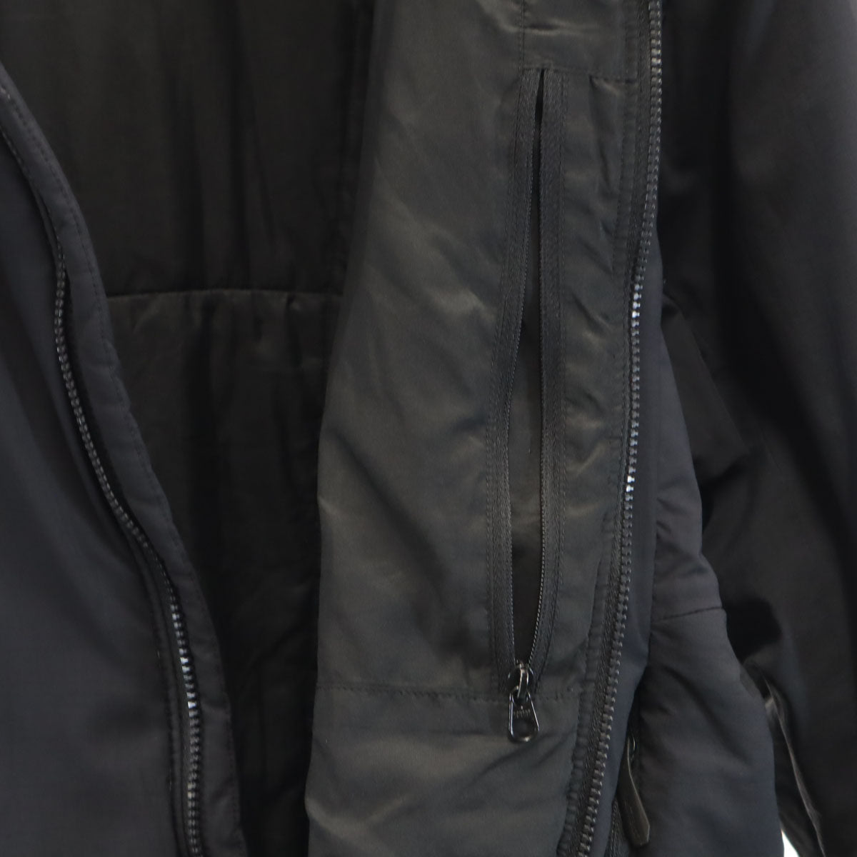 ARC'TERYX アークテリクス アトム AR ジャケット M チャコールブラック 中綿 アウトドア メンズ