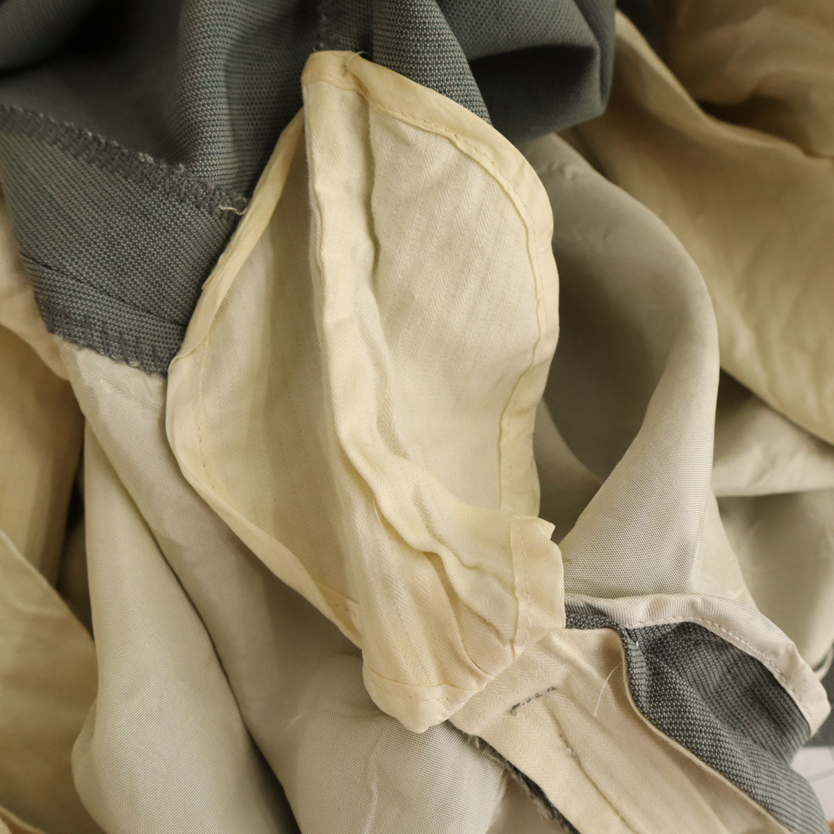 ARMANI COLLEZIONI アルマーニコレッツォーニ イタリア製 スーツ 上下 セットアップ グレー メンズ