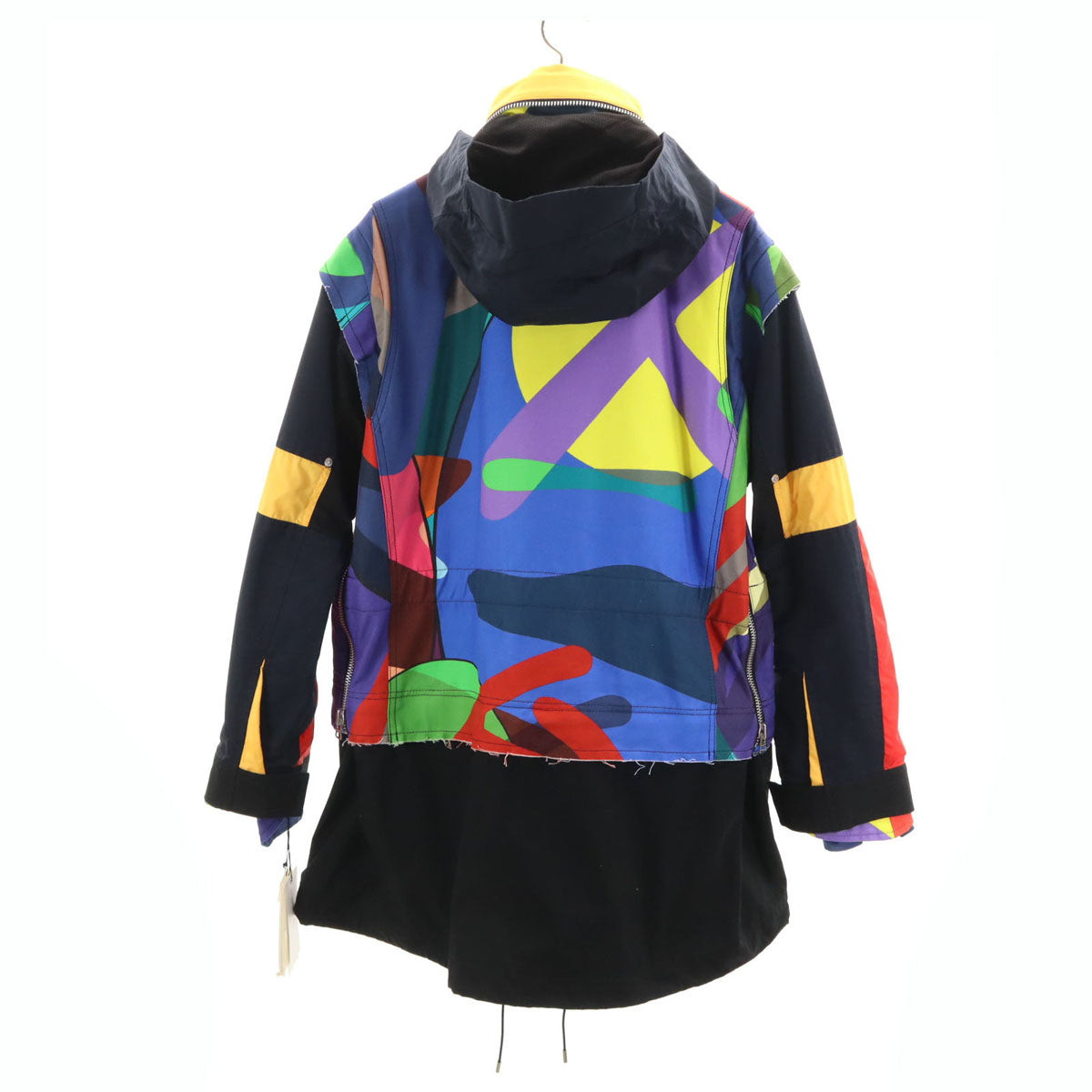 未使用 Sacai サカイ 21AW KAWS カウズ コラボ マウンテンパーカー 1 マルチ ジャケット ハンガー付き メンズ