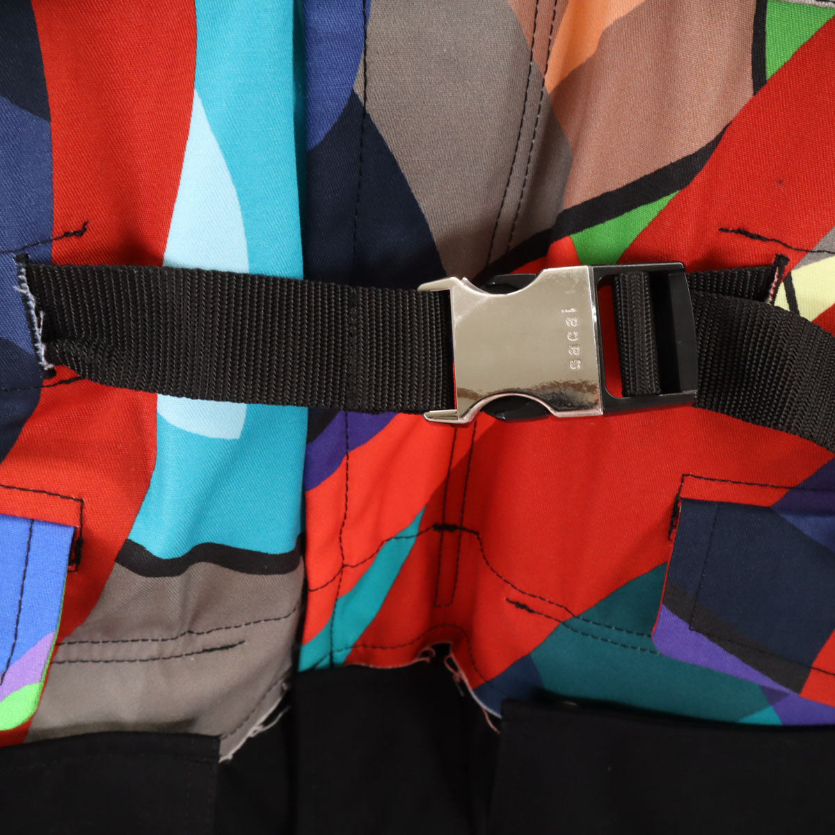 未使用 Sacai サカイ 21AW KAWS カウズ コラボ マウンテンパーカー 1 マルチ ジャケット ハンガー付き メンズ