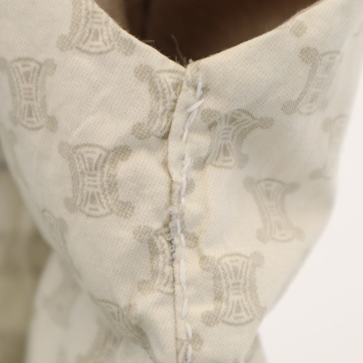 CELINE セリーヌ 西川ダウン 日本製 トリオンフ柄 ダウンベスト ベージュ メンズ