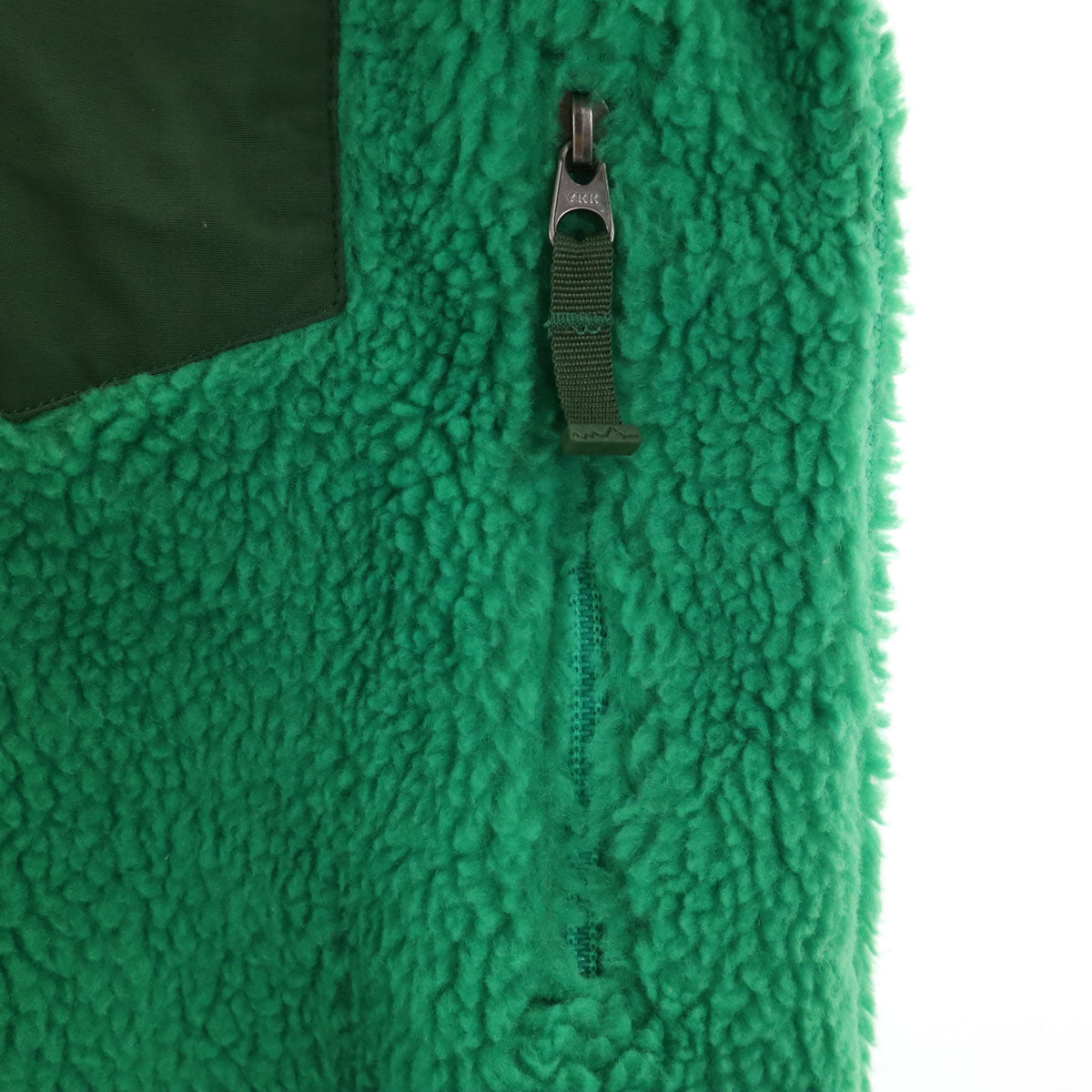 美品 patagonia パタゴニア レトロパイル フリースジャケット L グリーン アウトドア 65642F9 キッズ