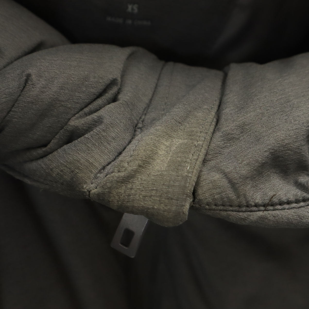 UNIQLO ユニクロ シームレス ダウンパーカー XS グレー メンズ