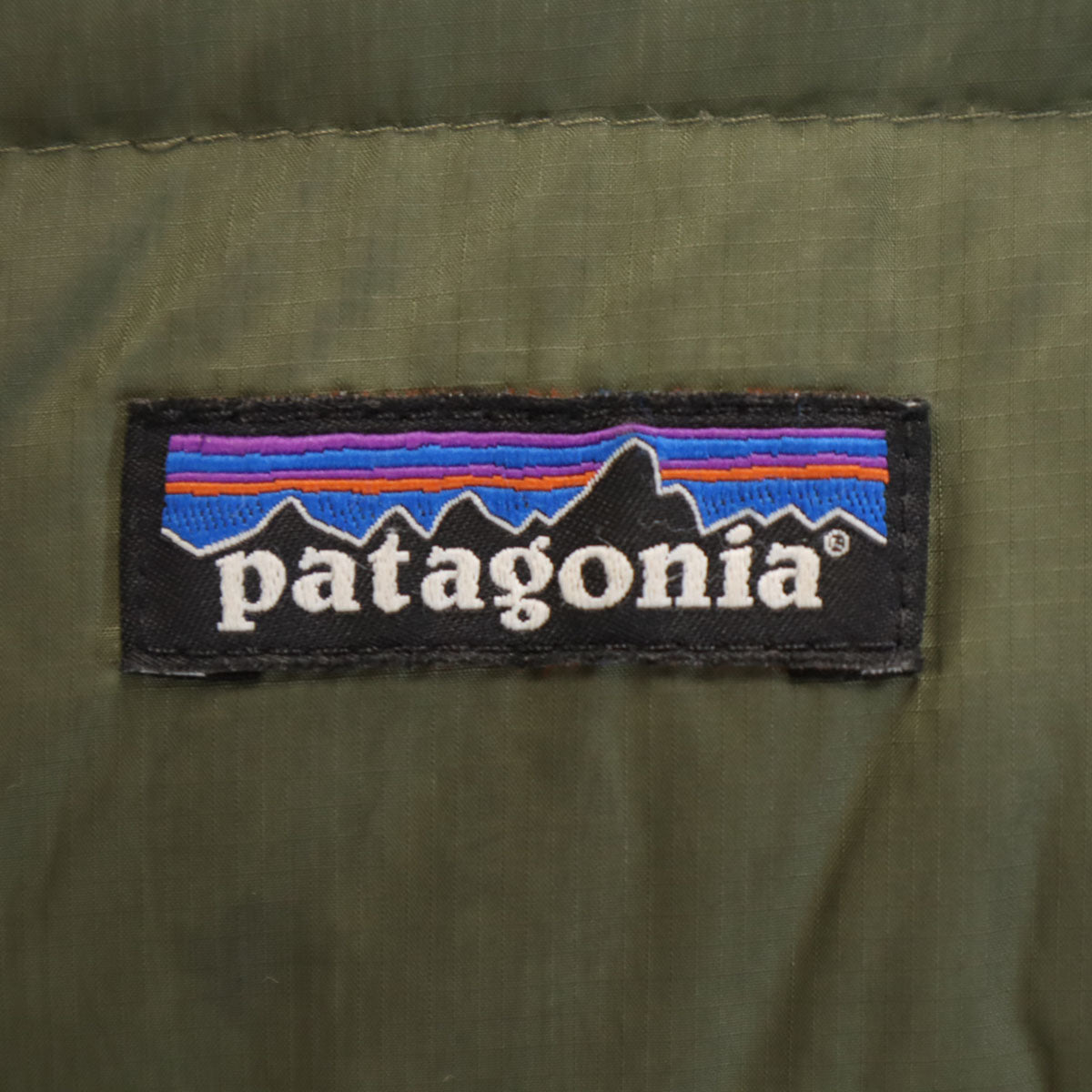 patagonia パタゴニア ダウンジャケット M カーキ 68207 アウトドア キッズ