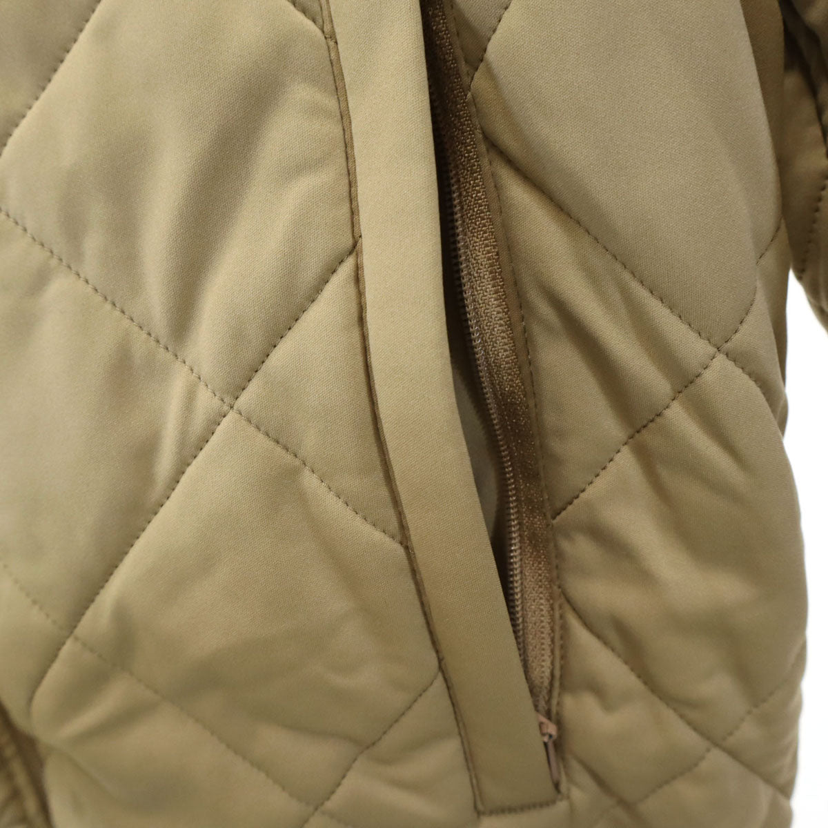 美品 BEAMS GOLF ビームスゴルフ キルティングジャケット S アッシュベージュ 中綿 メンズ