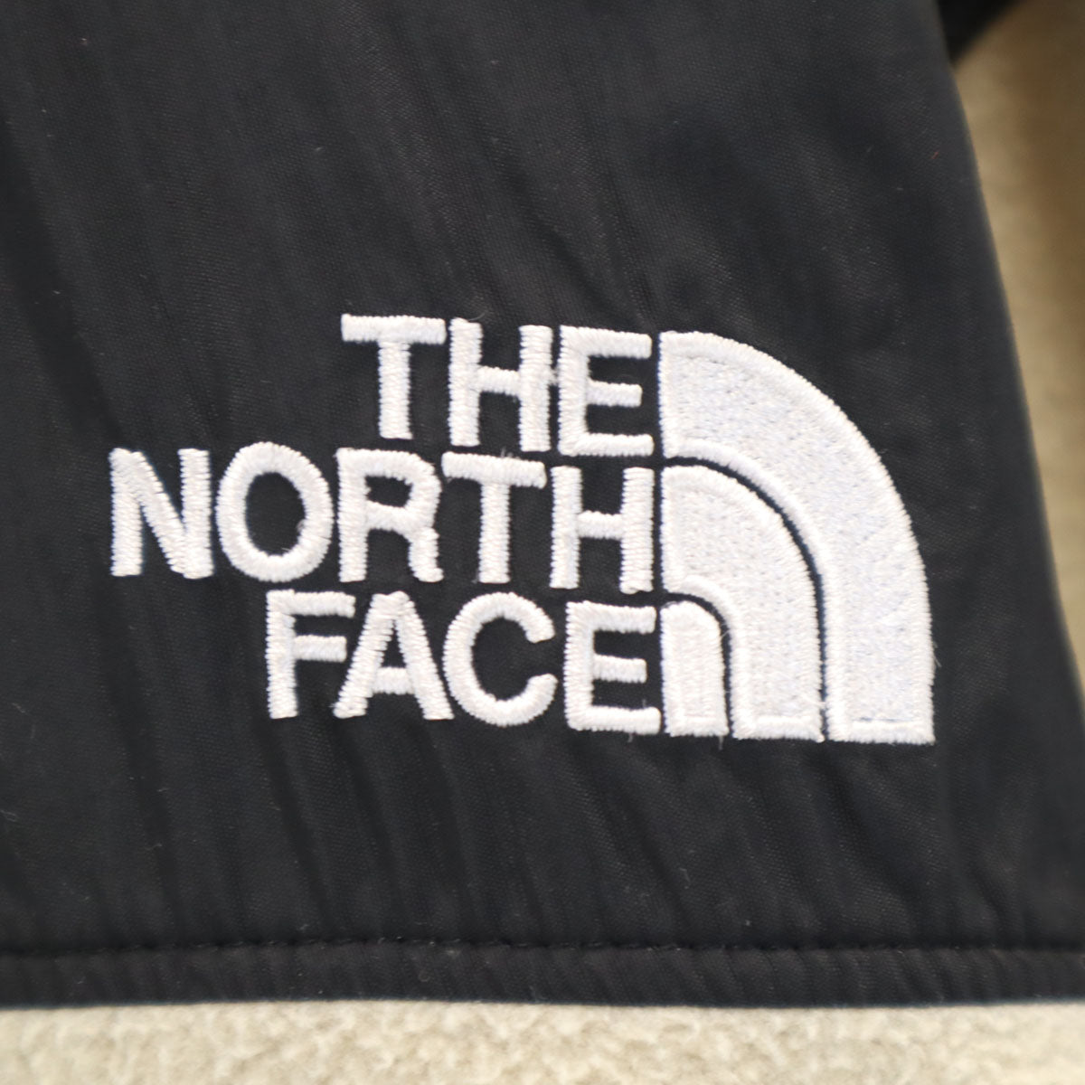 美品 THE NORTH FACE ノースフェイス マウンテンバーサ マイクロ フリースジャケット XXL ベージュ系 アウトドア NL72304 メンズ