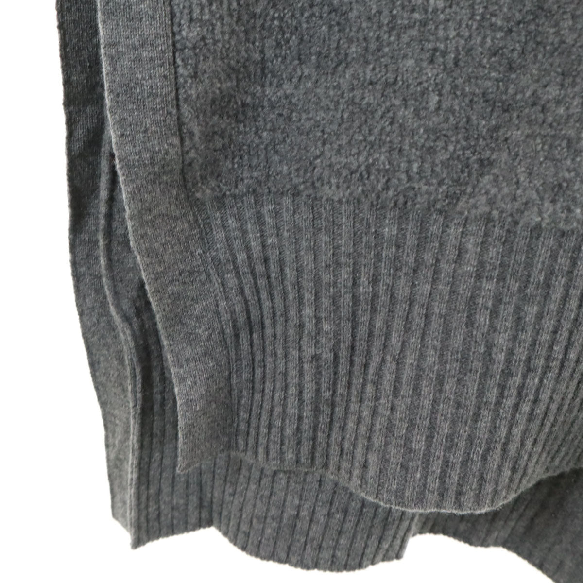 未使用 ADORE アドーア 日本製 長袖 Vネック セーター 38 グレー ニット レディース