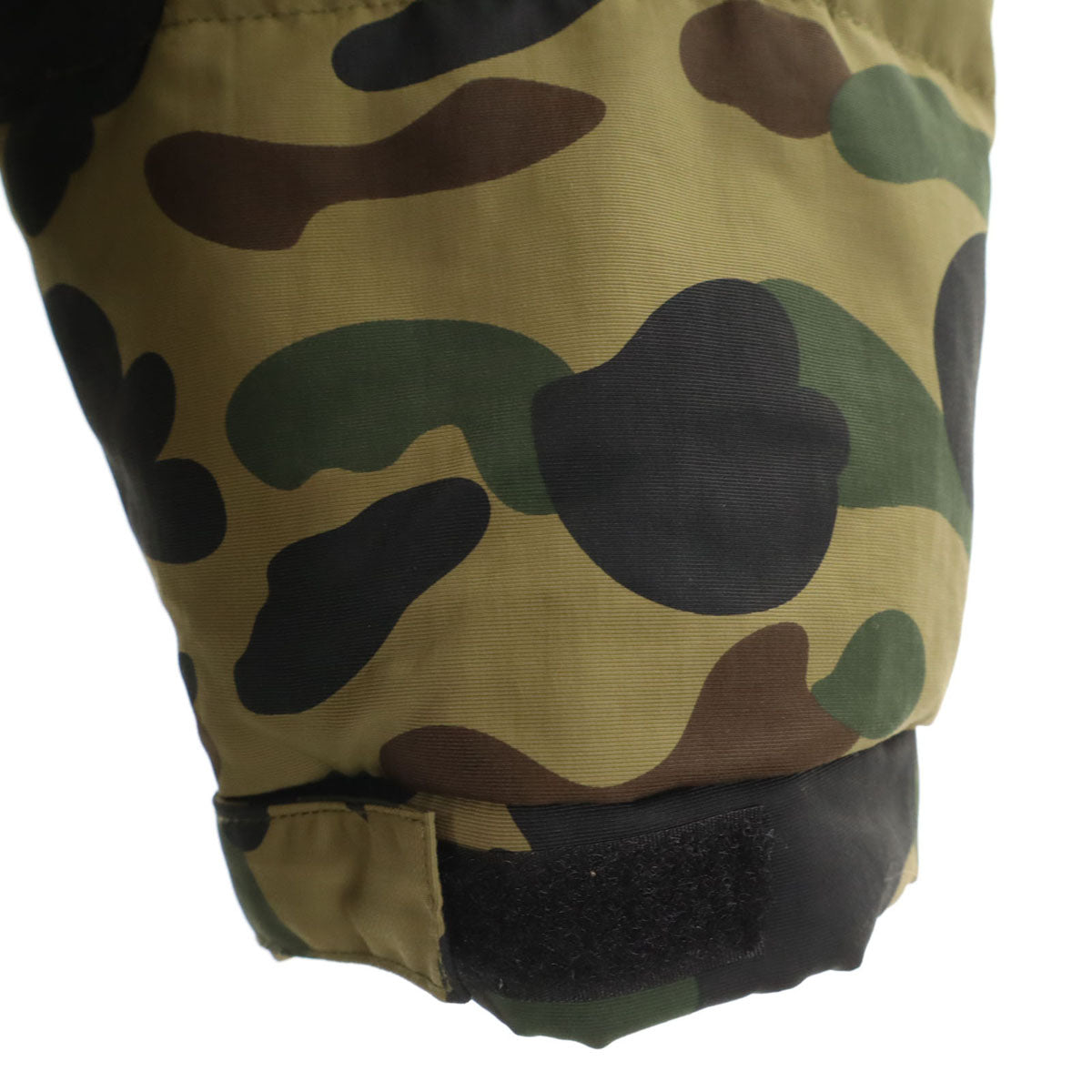 美品 A BATHING APE アベイシングエイプ カモフラ柄 ダウンジャケット 2XL オリーブ系 迷彩 ビッグサイズ メンズ