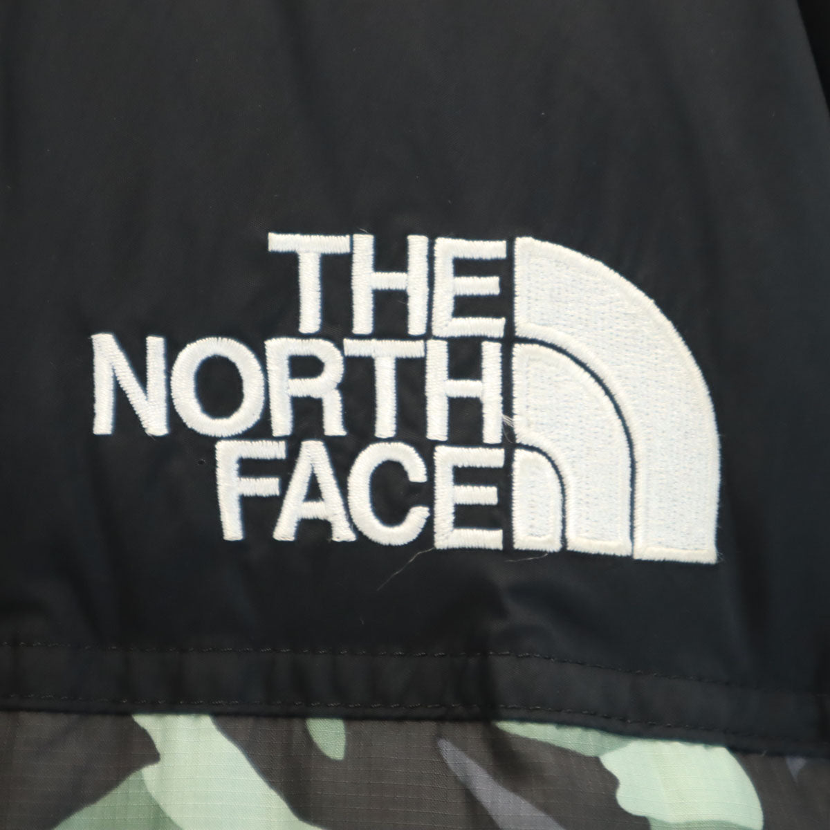 THE NORTH FACE ノースフェイス カモフラ柄 ノベルティー ヌプシ ダウンジャケット XL グリーン系 ND91842 アウトドア 迷彩 メンズ