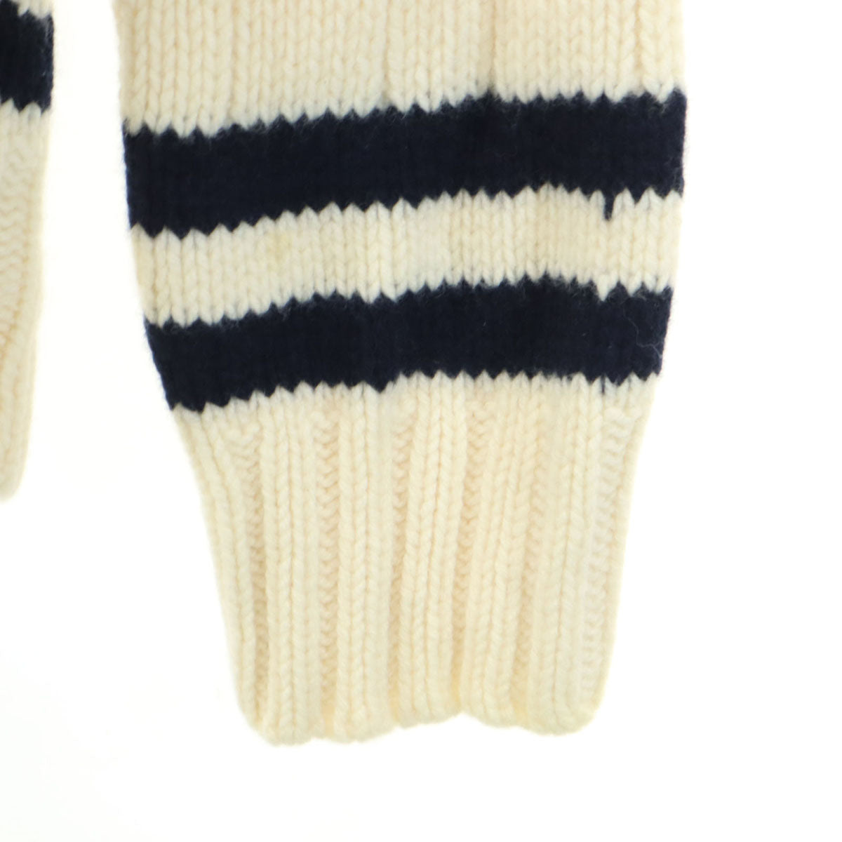 Harley of Scotland ハーレーオブスコットランド ケーブル編み 長袖 Vネック セーター ホワイト ニット レディース