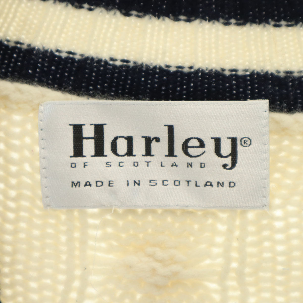 Harley of Scotland ハーレーオブスコットランド ケーブル編み 長袖 Vネック セーター ホワイト ニット レディース