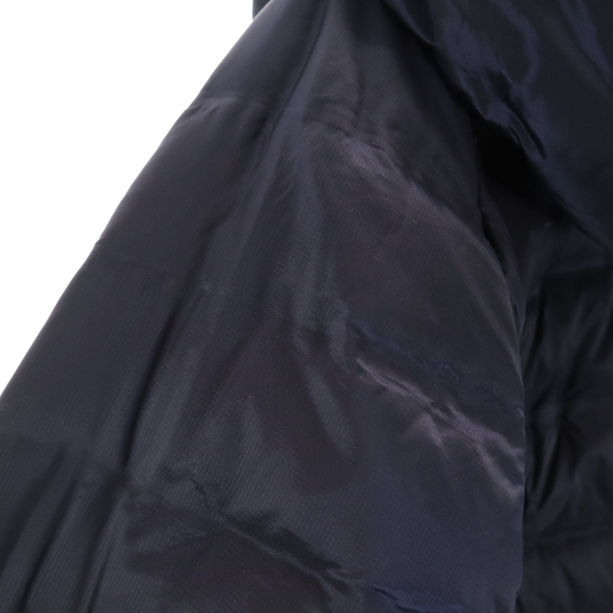 美品 UNIQLO ユニクロ シームレス ウルトラライトダウンジャケット M ネイビー 収納袋付き メンズ