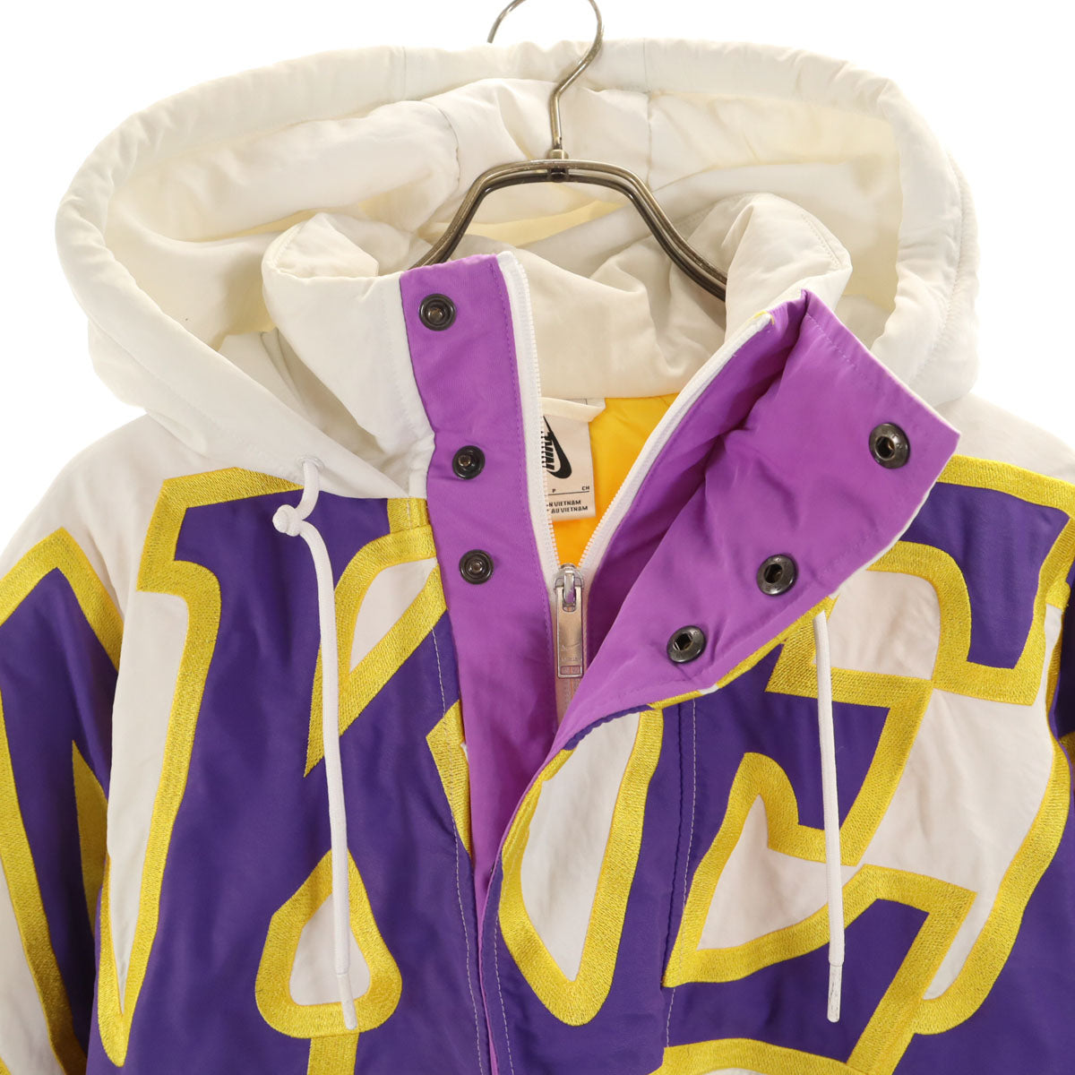NIKE ナイキ アンブッシュ バック ビックスウォッシュ 中綿ジャケット S ホワイト レイカーズ NBA メンズ
