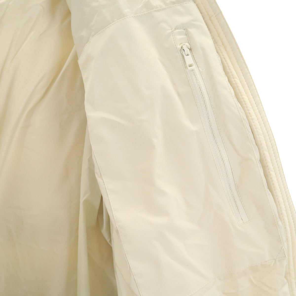 未使用 UNIQLO ユニクロ シームレス ダウンパーカー M アイボリー レディース