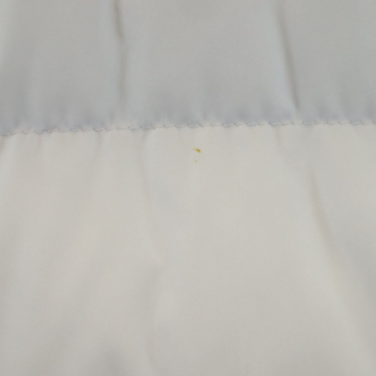 mont-bell モンベル トラベル ダウンパーカー ライトグレー アウトドア 収納袋付き レディース