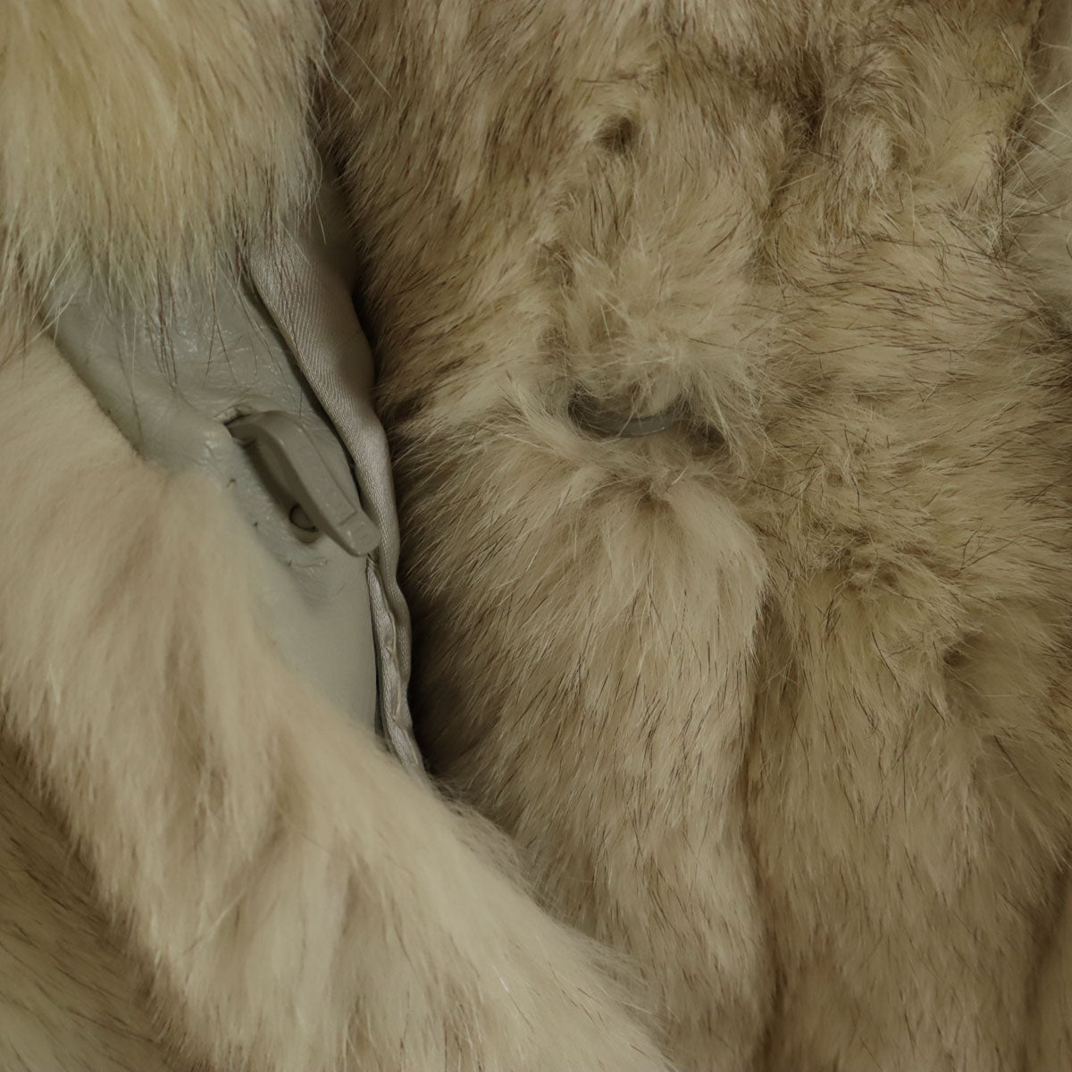 カナダ製 毛皮コート グレージュ系 レディース