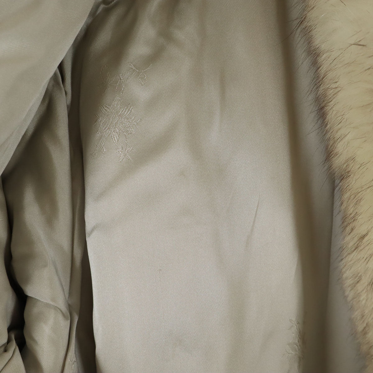 カナダ製 毛皮コート グレージュ系 レディース