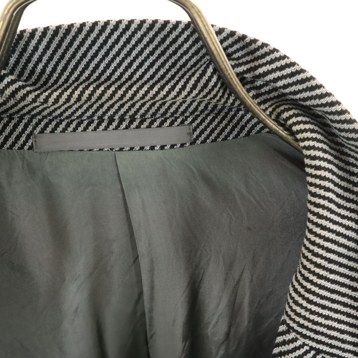 ARMANI COLLEZIONI アルマーニコレッツォーニ イタリア製 斜ストライプ柄 テーラードジャケット ブラック メンズ