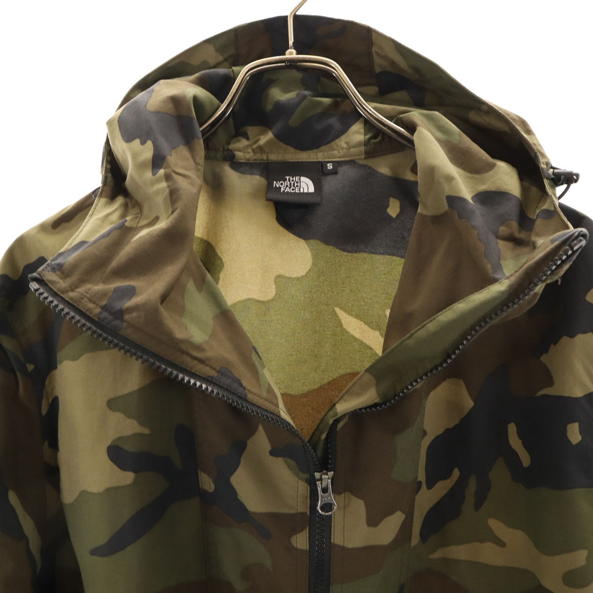 THE NORTH FACE ノースフェイス カモフラ柄 ノベルティ コンパクト ジャケット S カーキ NP71535 アウトドア 迷彩 メンズ
