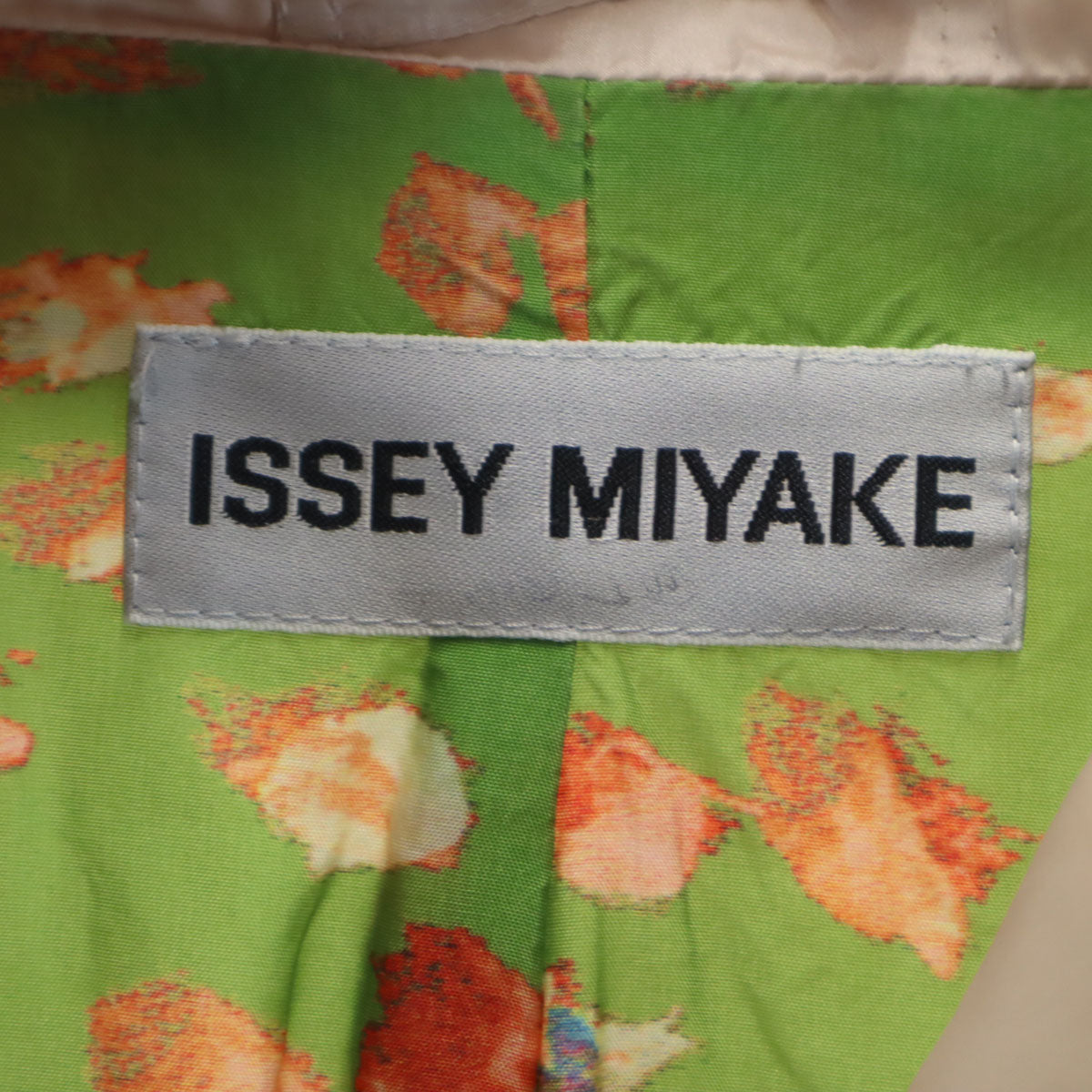 ISSEY MIYAKE イッセイミヤケ 日本製 ダブルブレスト コート 1 ベージュ レディース