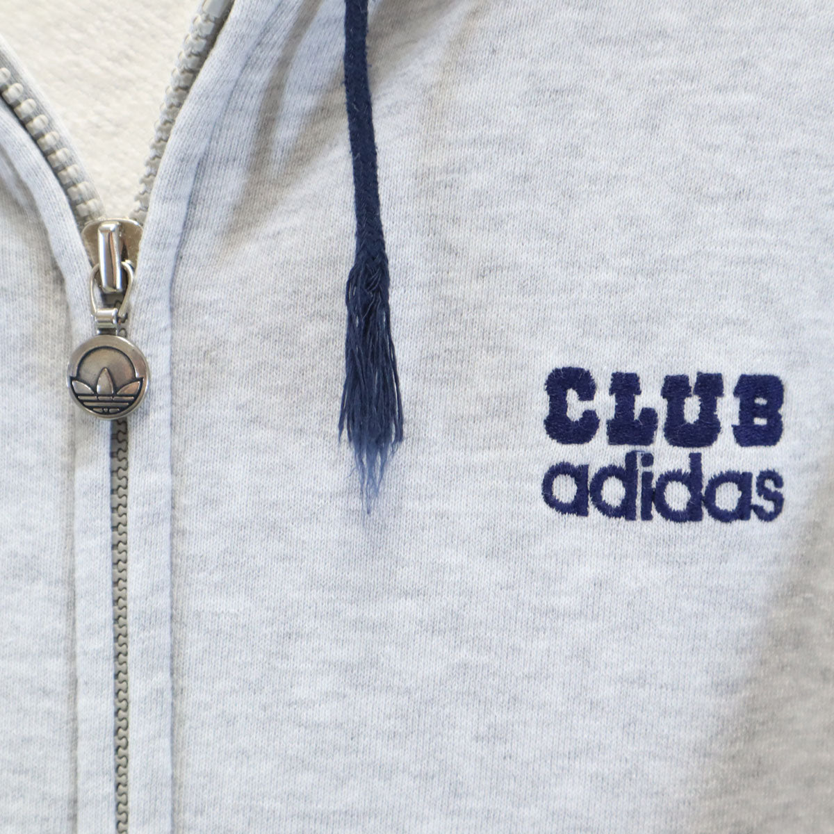 adidas アディダス 70s 80s ヴィンテージ デサント製 トレフォイルロゴ 長袖 ツートンカラー ラグラン ワンポイント刺繍 ジップパーカー L グレー メンズ