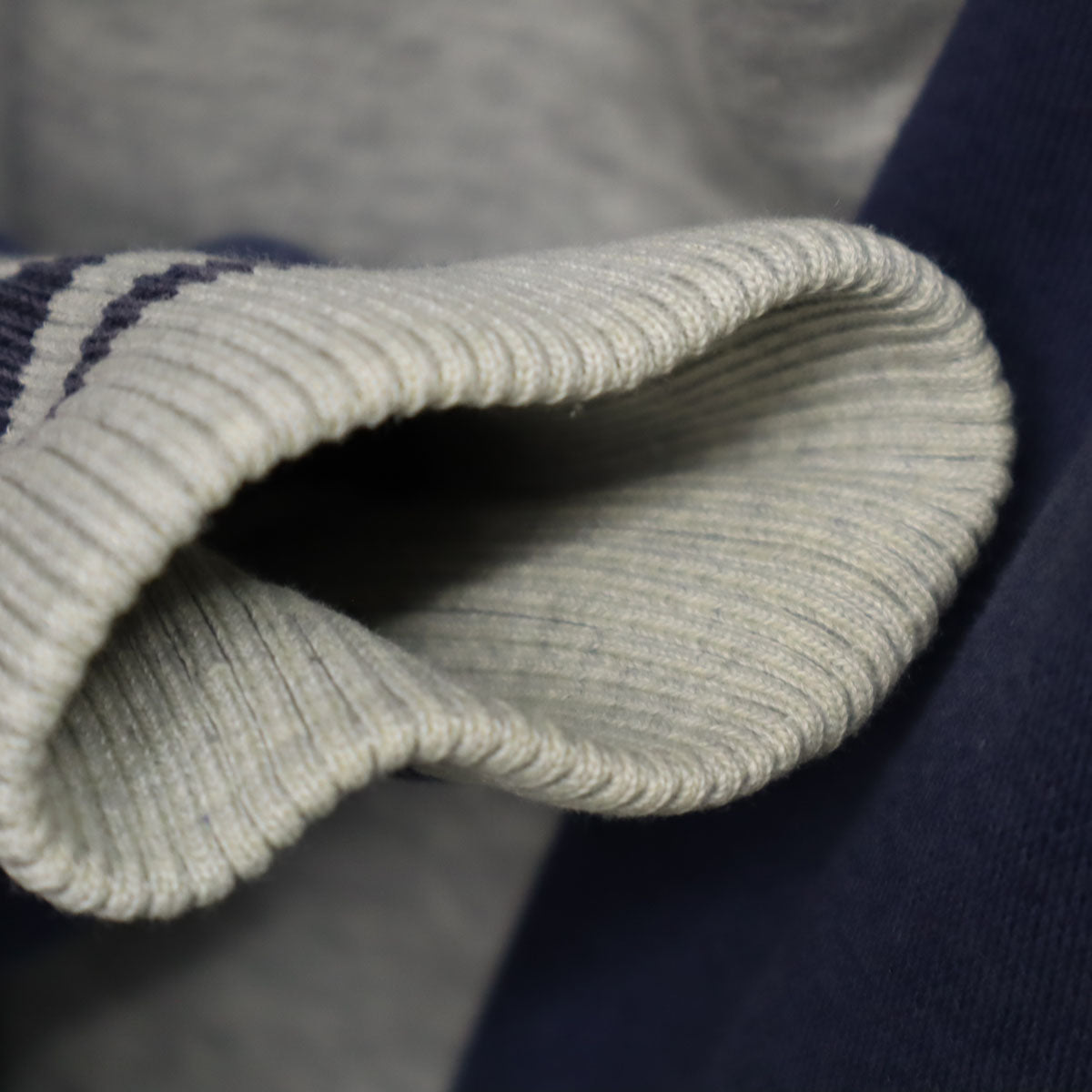 adidas アディダス 70s 80s ヴィンテージ デサント製 トレフォイルロゴ 長袖 ツートンカラー ラグラン ワンポイント刺繍 ジップパーカー L グレー メンズ
