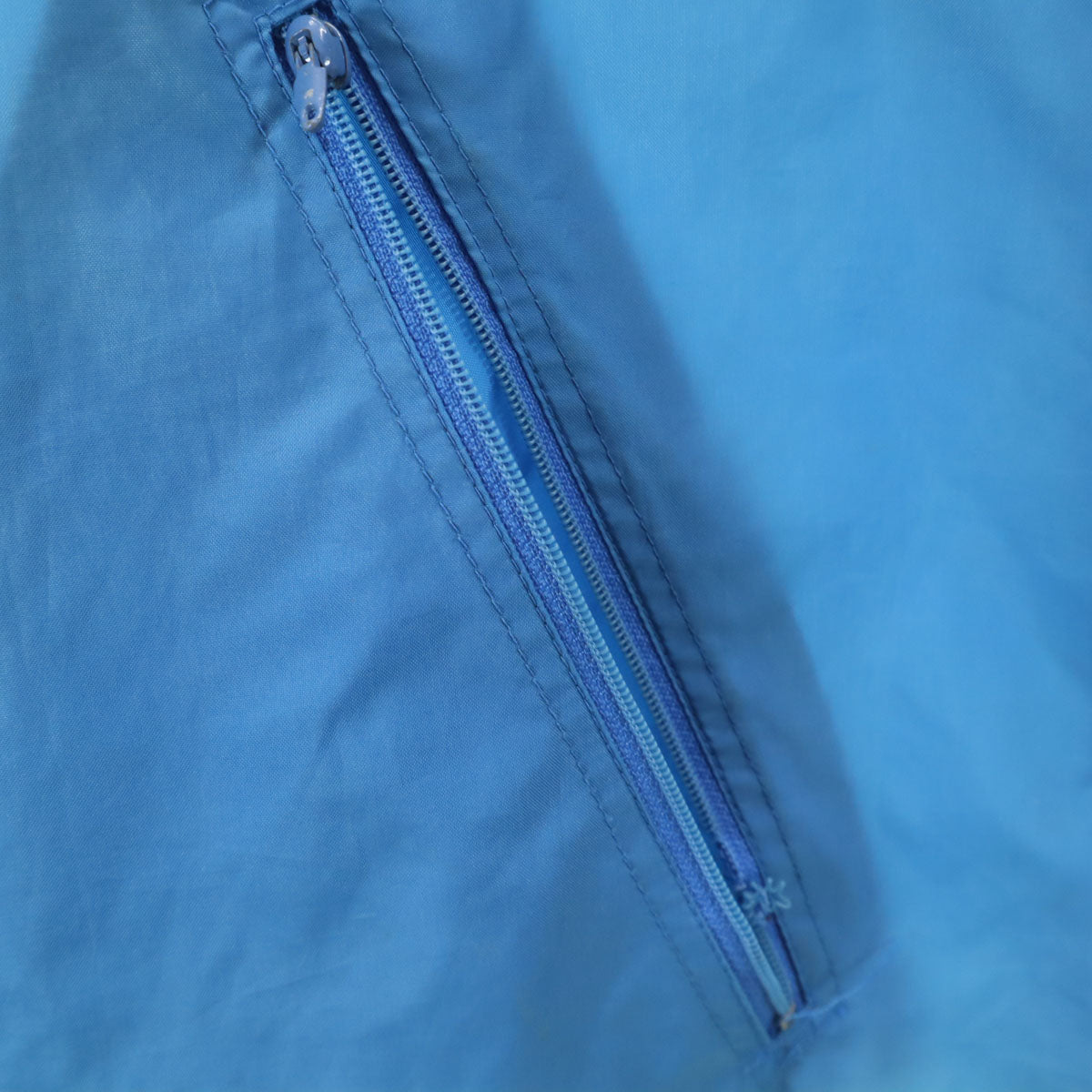 adidas アディダス 80s ヴィンテージ 万国旗タグ トレフォイルロゴ ナイロンジャケット 40 ネイビー フード付き メンズ