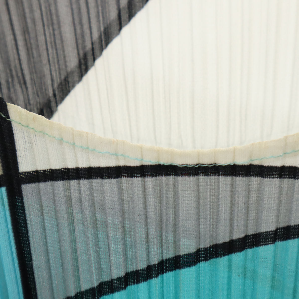 PLEATS PLEASE プリーツプリーズ 日本製 幾何学柄 5分袖 プリーツ カットソー 3 マルチ イッセイミヤケ レディース