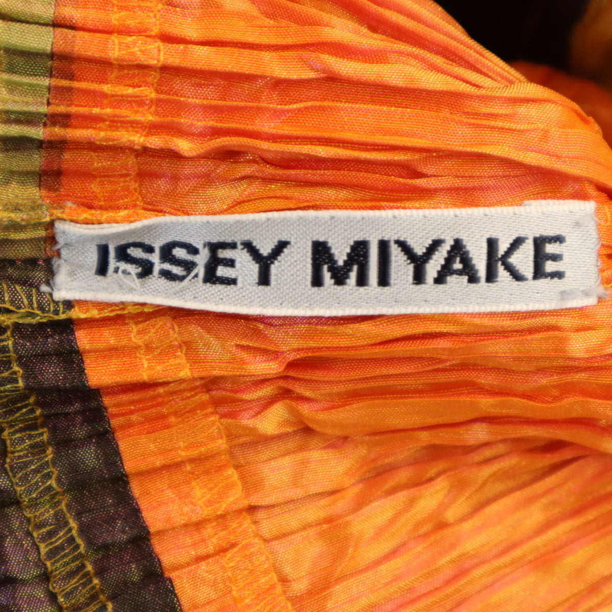 ISSEY MIYAKE イッセイミヤケ 長袖 スクエアネック プリーツ カットソー オレンジ トップス レディース
