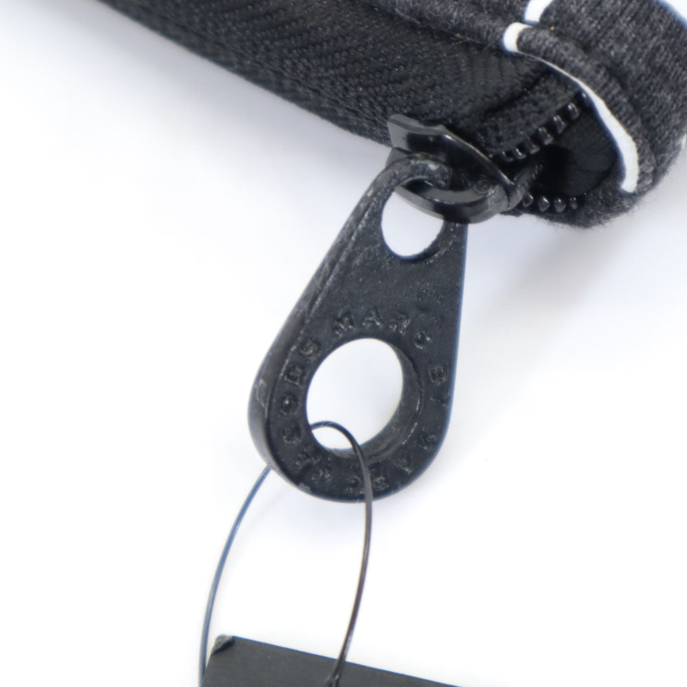 マークバイマークジェイコブス 未使用 総柄 タブレットケース ブラック系 MARC BY MARC JACOBS タグ付き レディース