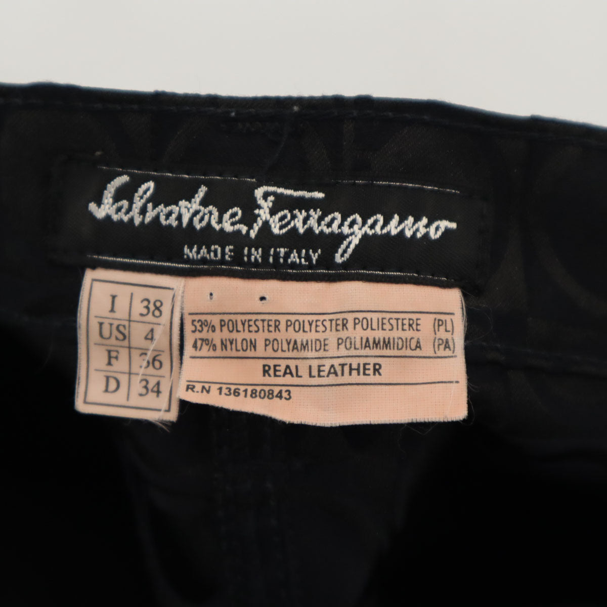 SalvatoreFerragamo サルバトーレフェラガモ イタリア製 総柄 ロングパンツ 38 ブラック レディース