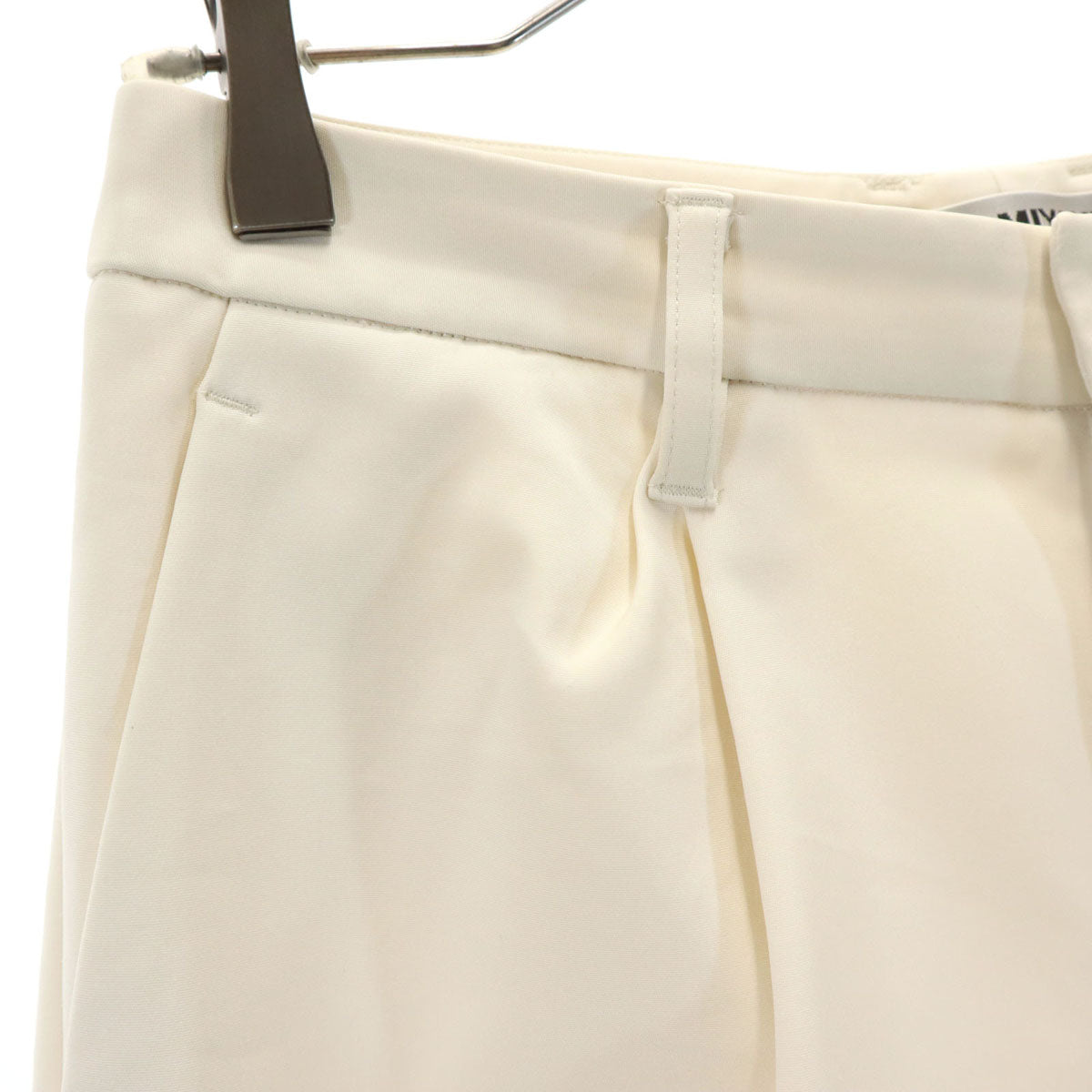 ISSEY MIYAKE イッセイミヤケ ストレッチパンツ L アイボリー レディース