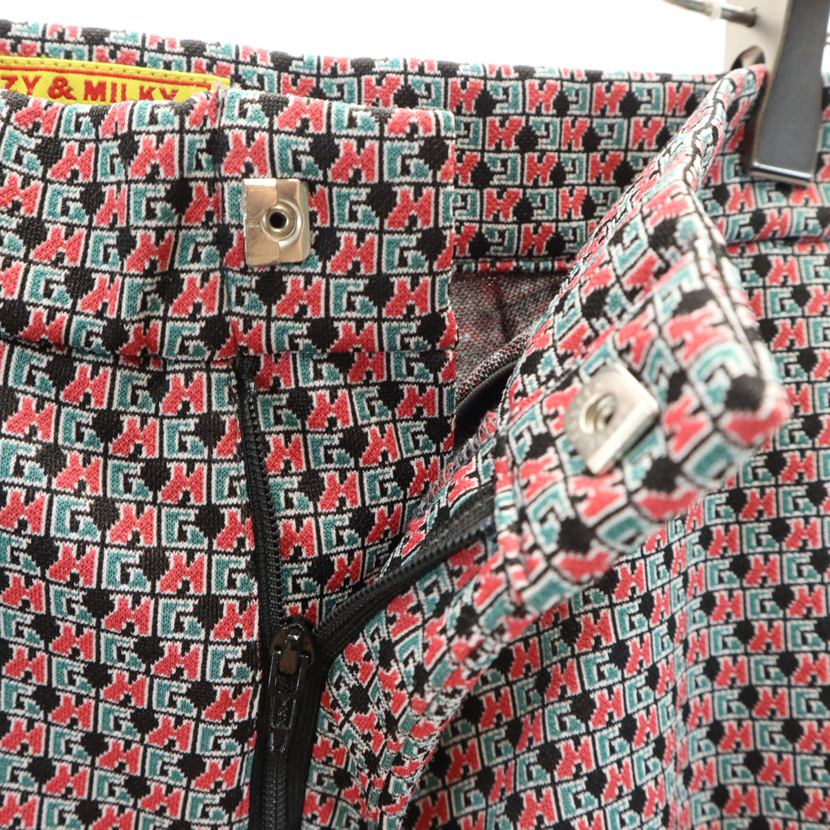 HYSTERIC GLAMOUR ヒステリックグラマー DIZZY & MILKY 日本製 総ロゴ フレアパンツ M マルチ レディース