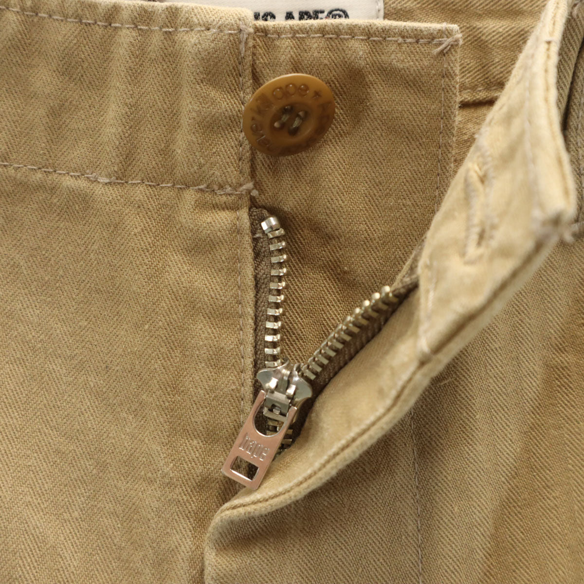 A BATHING APE アベイシングエイプ 未使用 日本製 ワークパンツ M ベージュ タグ付き メンズ