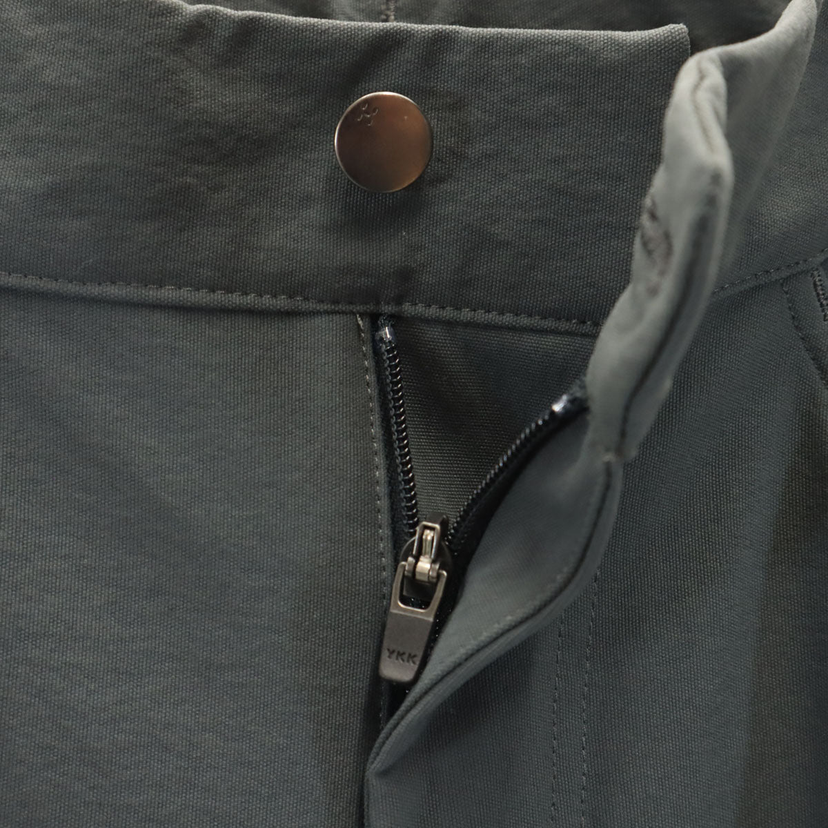 未使用 HAGLOFS ホグロフス ラグド マウンテン パンツ M チャコールグレー アウトドア メンズ